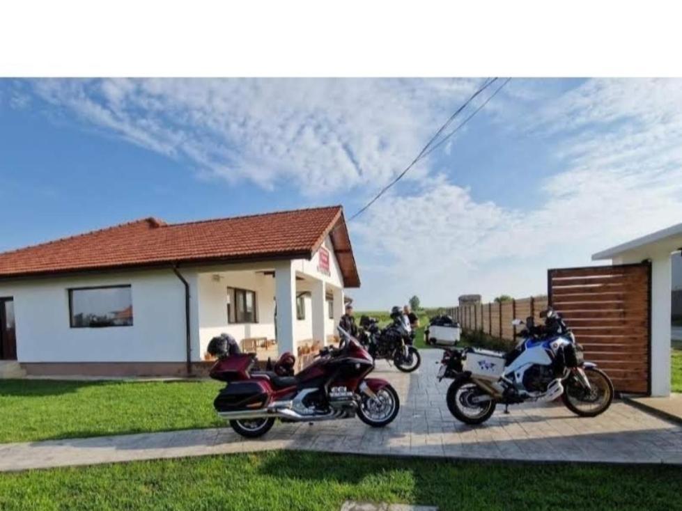 Family House Pristol Apartment Exterior photo
